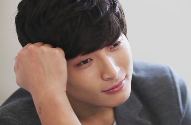  p data-id="gnrqvq0d2q">郑珍云(jeong jin