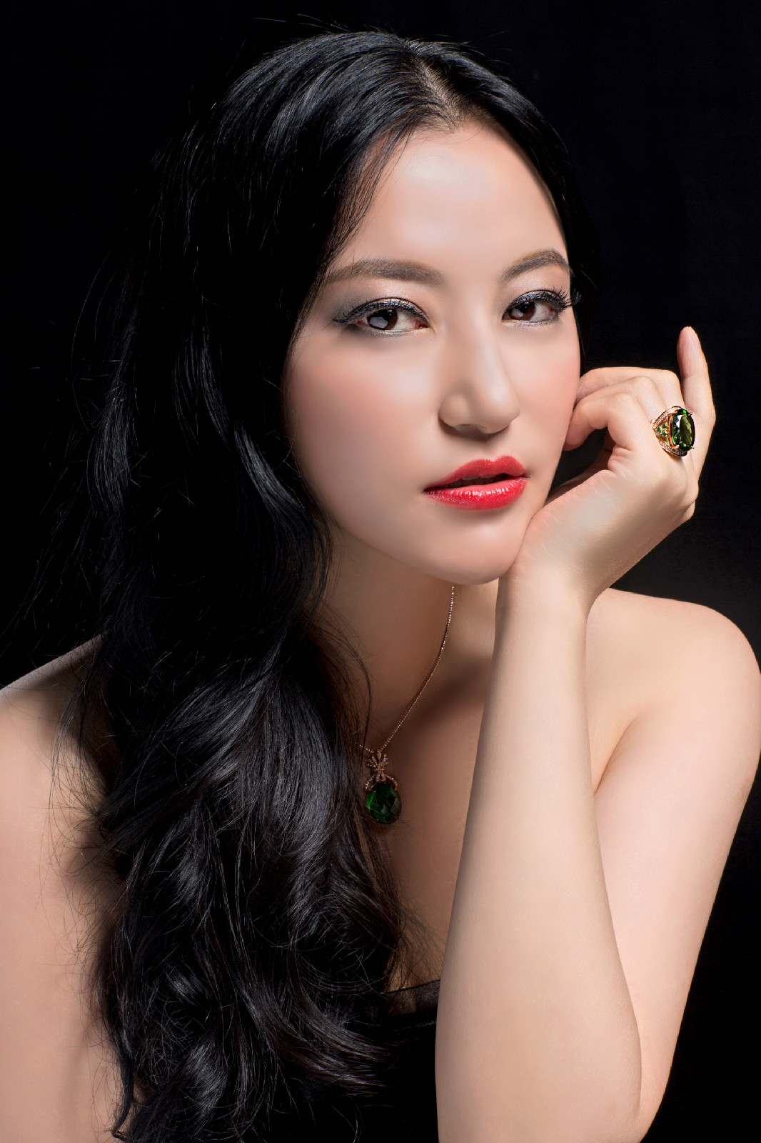 艺名袁麓淇 /i>),祖籍 a target="_blank" href="/item/苏州/122945"