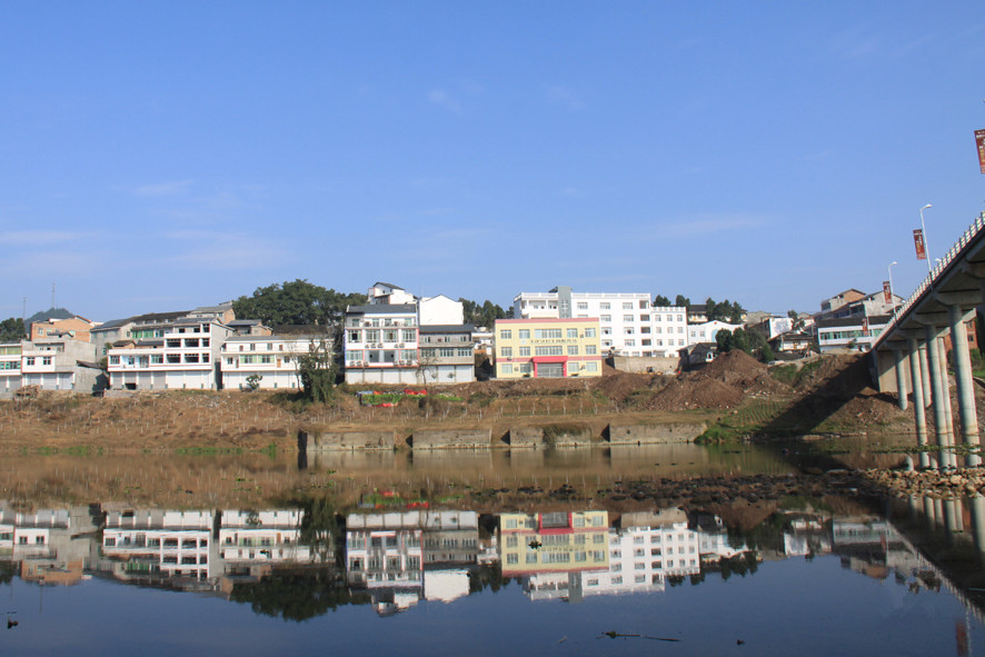 y83o">玉龙镇位于 a target="_blank" href="/item/盐亭县/7118055"