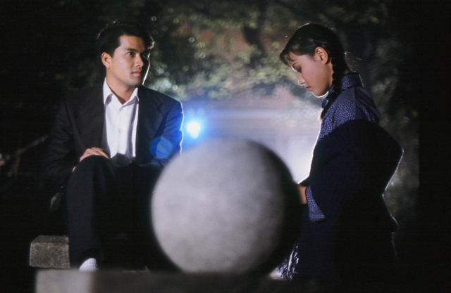  p data-id="gnwlhy5tds">《小岛风云》是1986年上映的香港电视剧