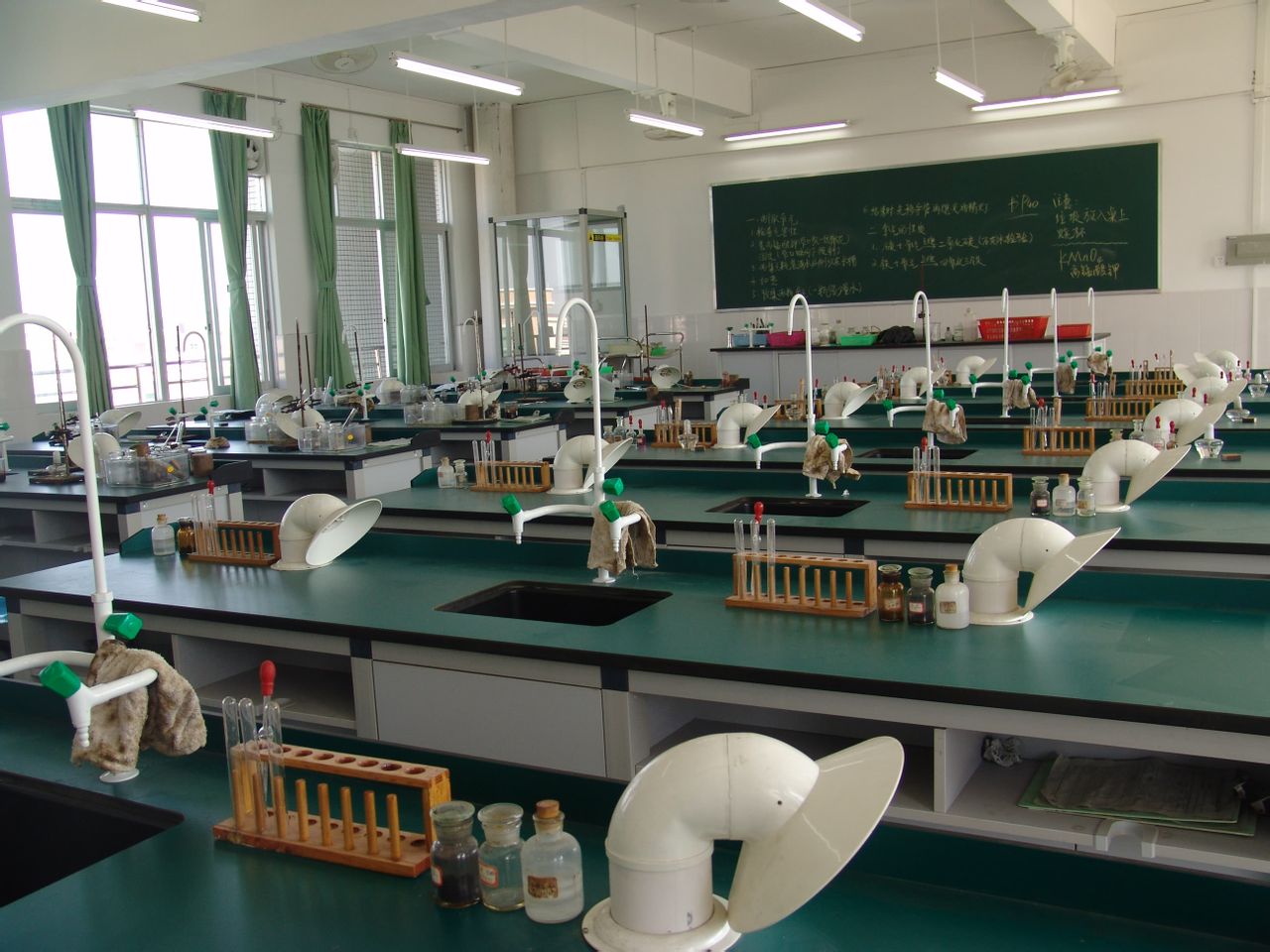 广州市番禺区石基中学