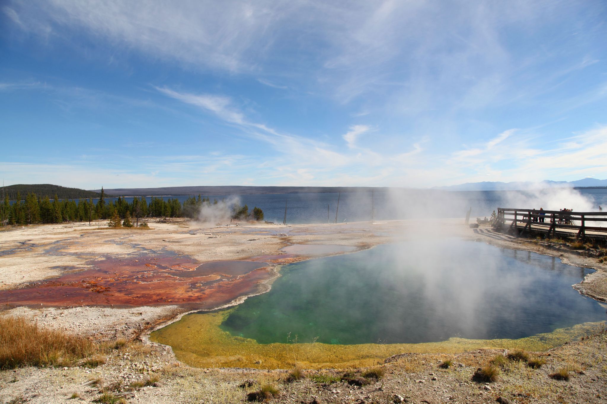  p>黄石湖(yellowstone lake),是美国 a href="#" data-lemmaid="
