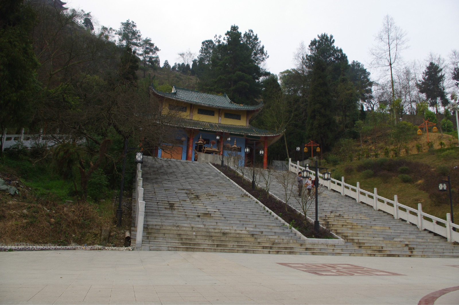  p data-id="syygpi85pfag">铜江公园位于广西南丹县中心城区,始建于