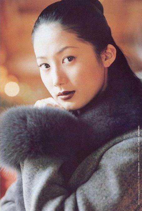  p>沈银河,1972年9月23日出生于韩国京畿道金浦市,韩国女演员.