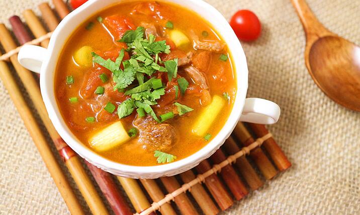 西红柿牛腩牛肉汤