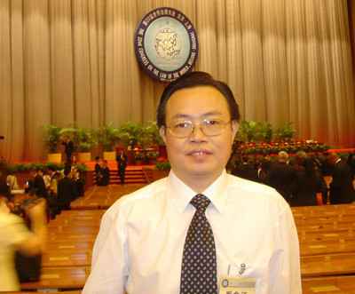  p>王洪,男,汉族,1966年8月出生,四川江油人,民