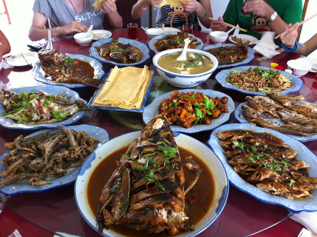  p data-id="gn73hc9rrc">微山湖是山东省最大的淡水湖,坐落在微山县