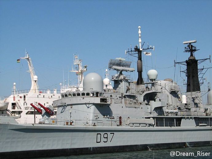  p>42型 a href="#" data-lemmaid="3061977">导弹驱逐舰 /a>,又称"