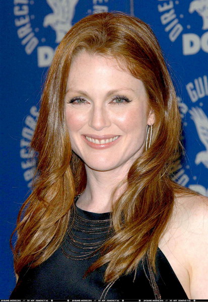  p>朱丽安·摩尔(julianne moore),1960年12月3日出生于美国北卡罗兰