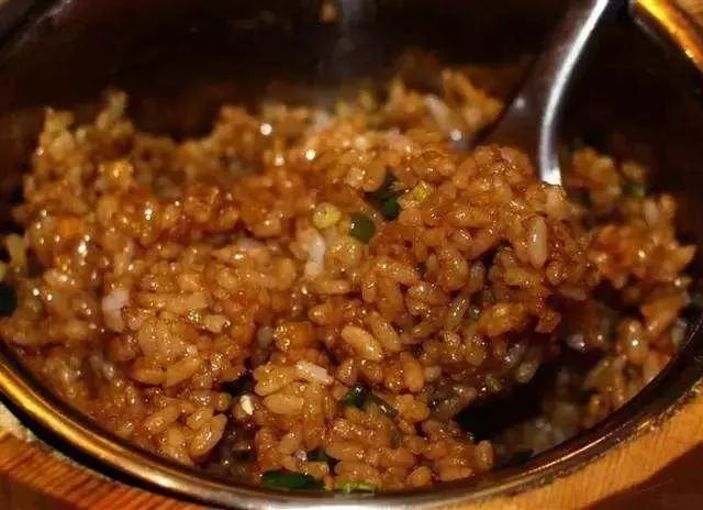 鸡蛋酱油拌饭