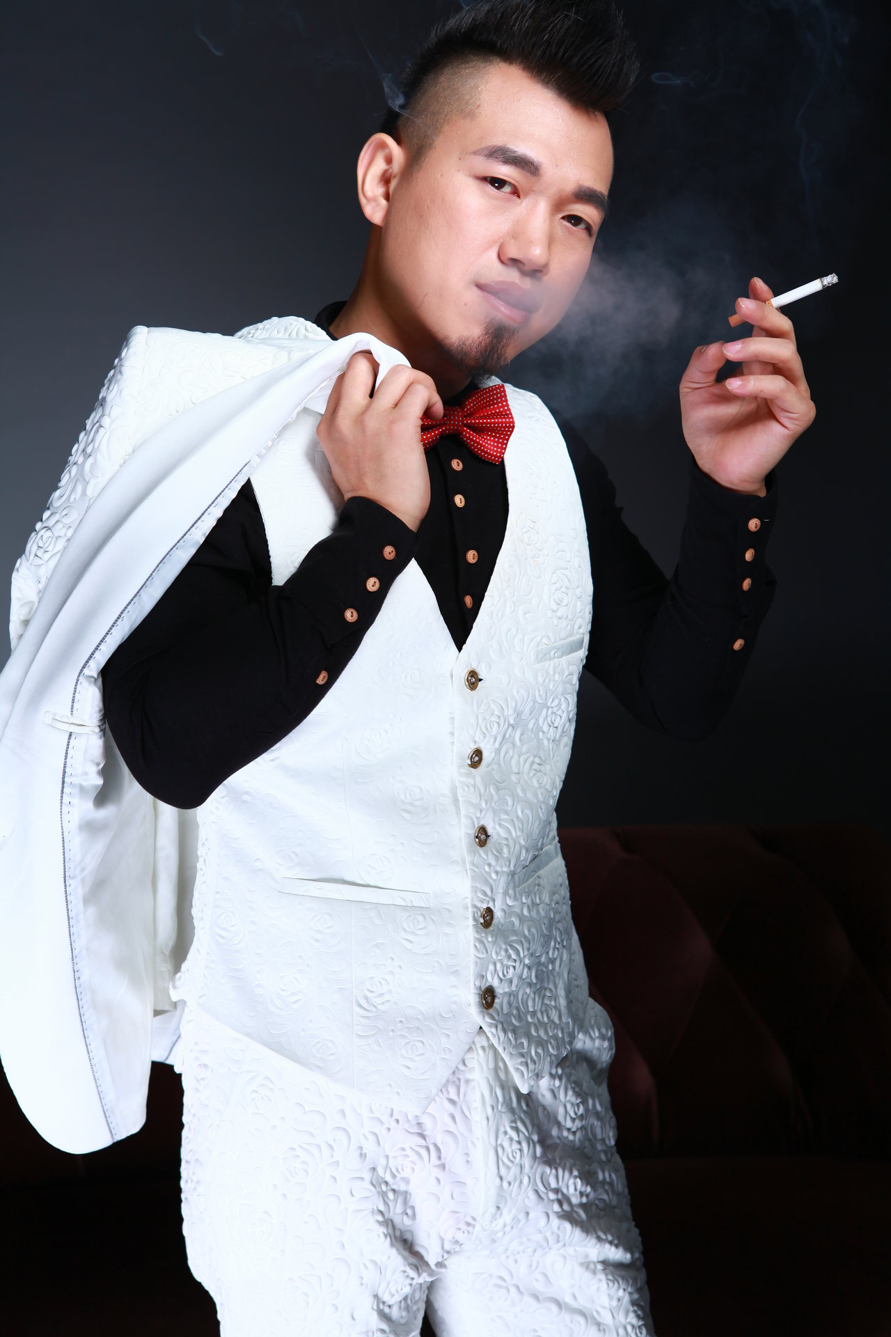 爵士经典发行,毕楠萧宝担任企划总监. /p>