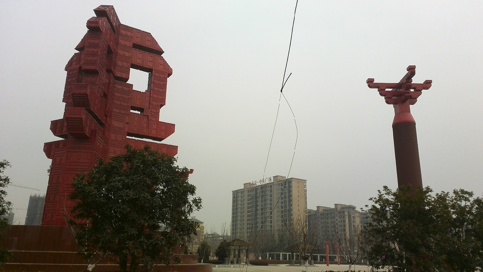 地处灵璧县城中心,东邻 a target="_blank" href="/item/虞姬镇