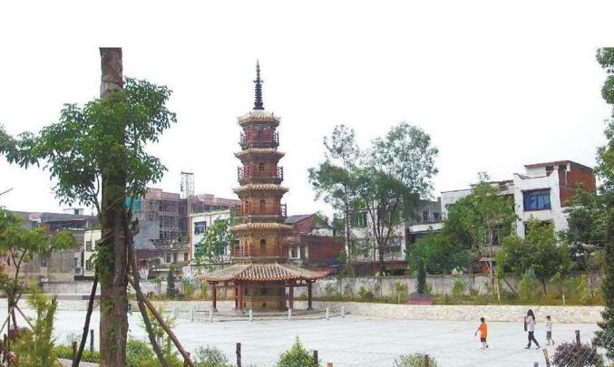  p>蓬莱寺塔在浛洸镇东北方平地上,因塔旁建有蓬莱寺(已毁)而得名.