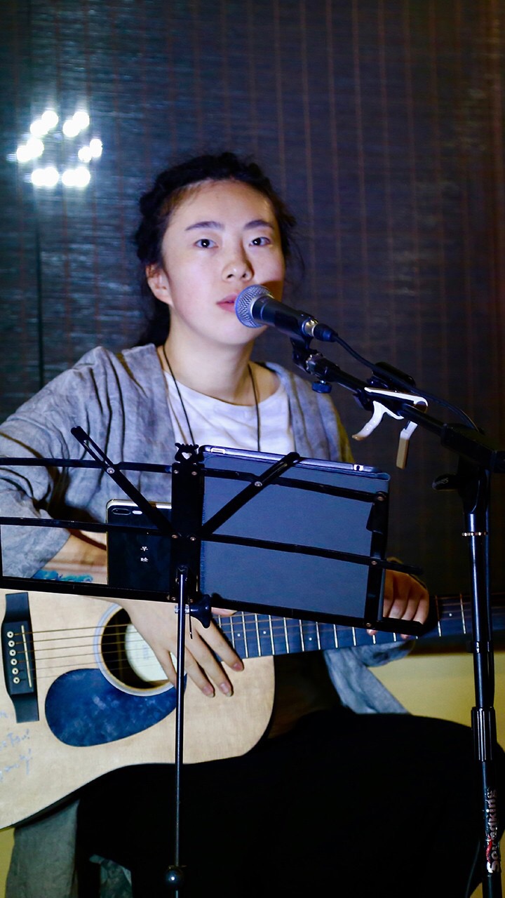  p data-id="gnbtmenmn6">《来日方长》是李上安演唱的歌曲,由李上安