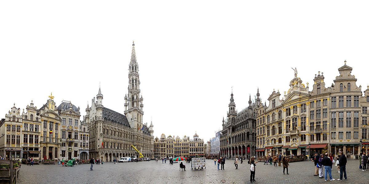  p>布鲁塞尔大广场 (法文: grande place ;荷兰文: grote markt),位于