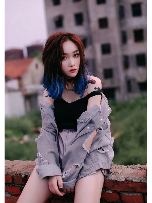  p>胡66,本名胡睿,1998年出生于江苏省沭阳县,中国内地女歌手,网络