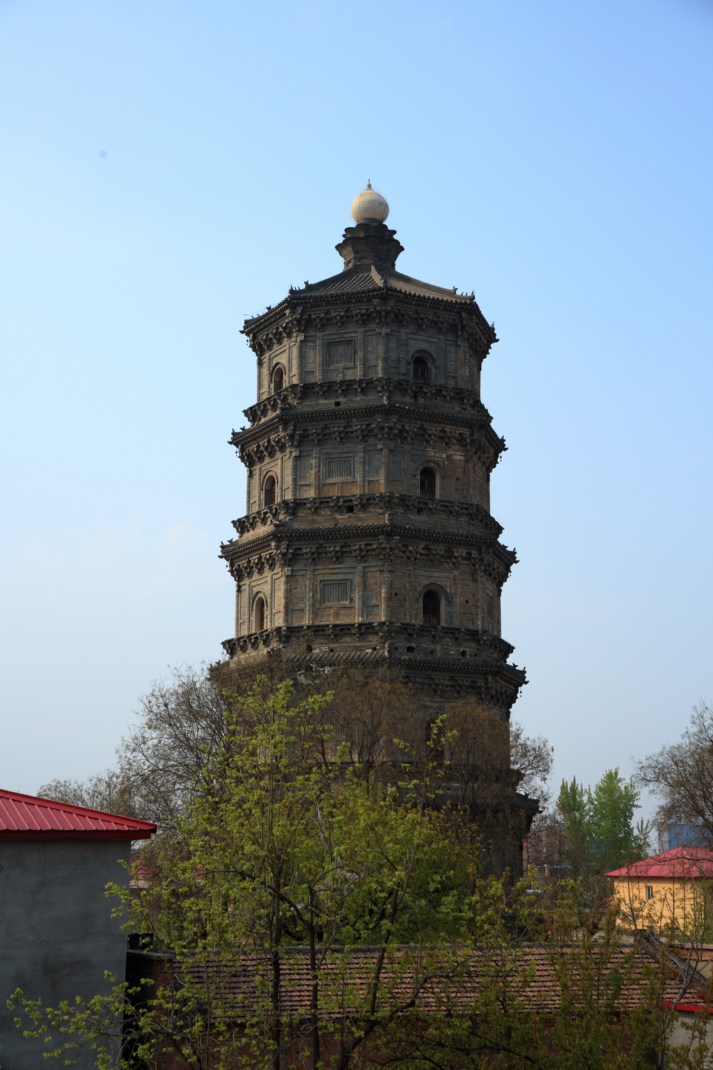  p>辽塔是对辽代佛塔类建筑的统称,又称作辽朝古塔,辽代佛塔等.