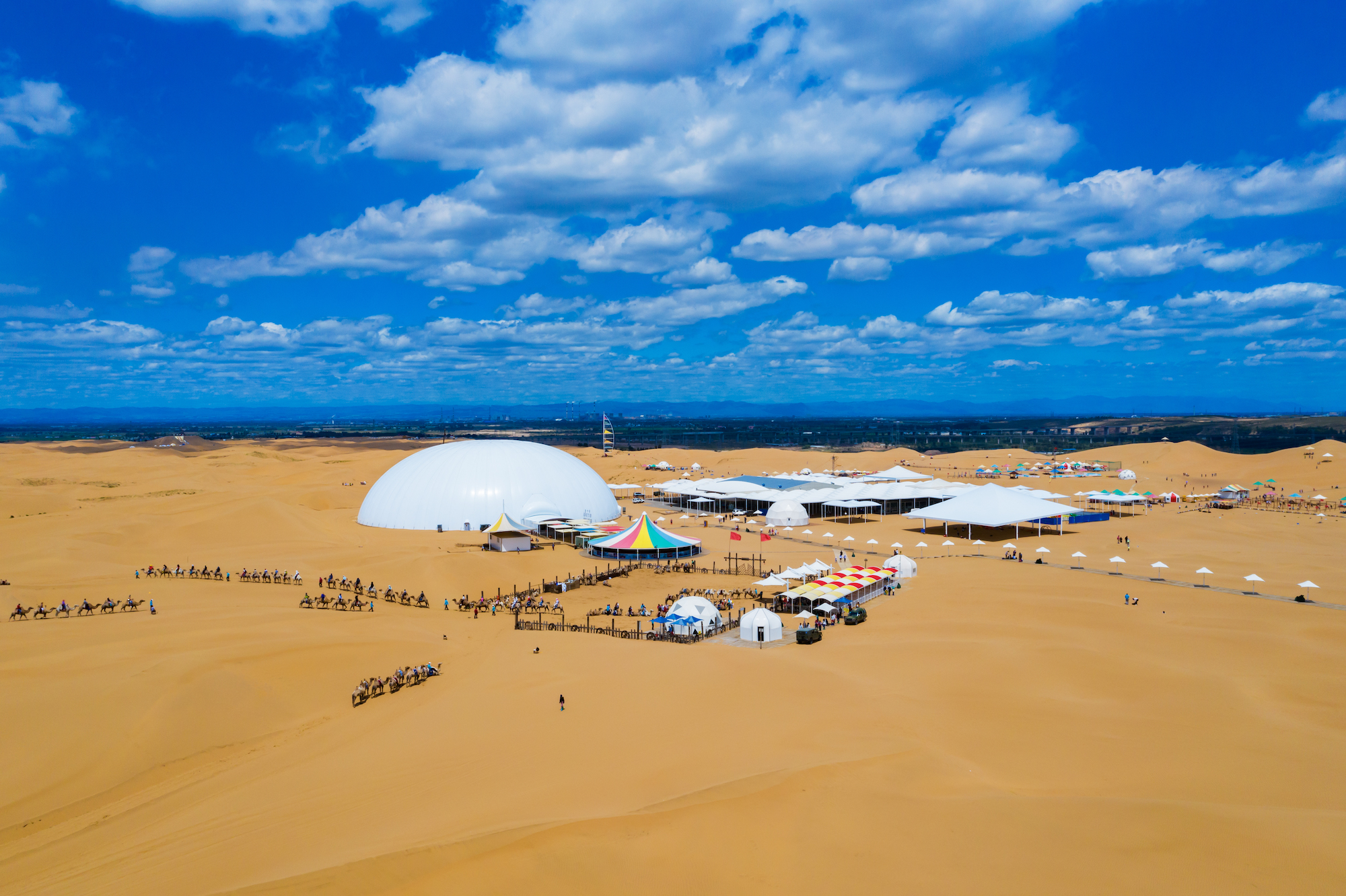 更值得骄傲的是,2011年1月响沙湾被评为国家5a级旅游景区