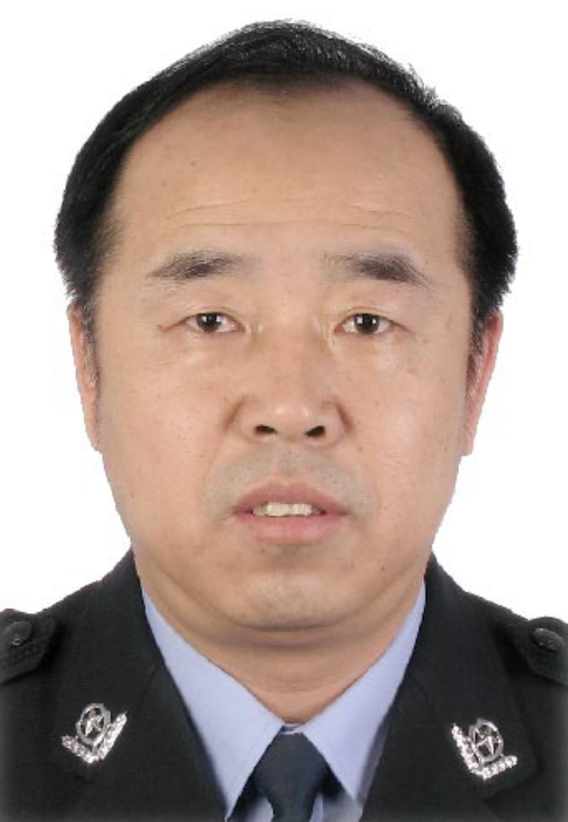  /p> p>曾任辽宁省阜新市公安局党委副书记,常务副局长,二级巡视员 