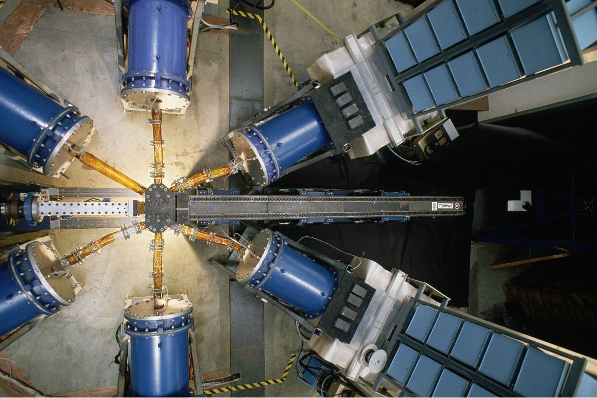  p data-id="go08riytvo">磁轨炮(rail gun),也叫轨道炮,是利用 a