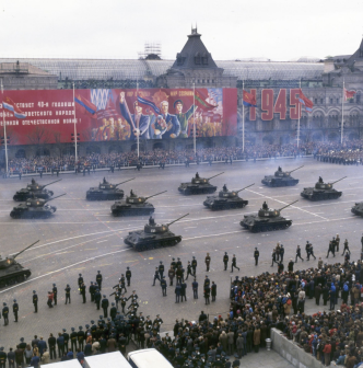  T-34 tank participating in the 40th anniversary parade of the victory of the Soviet Patriotic War