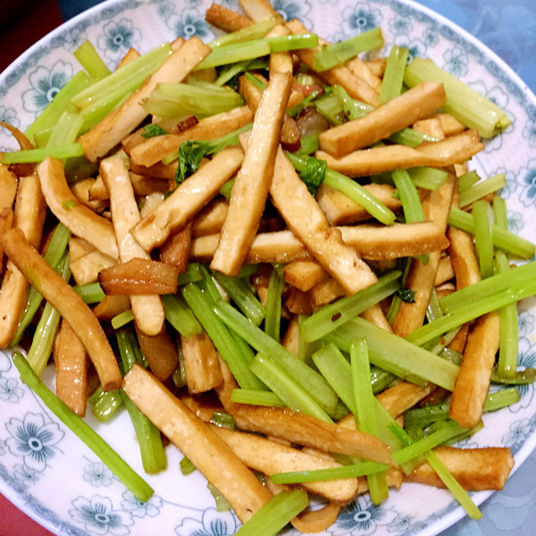 炒芹菜豆腐干