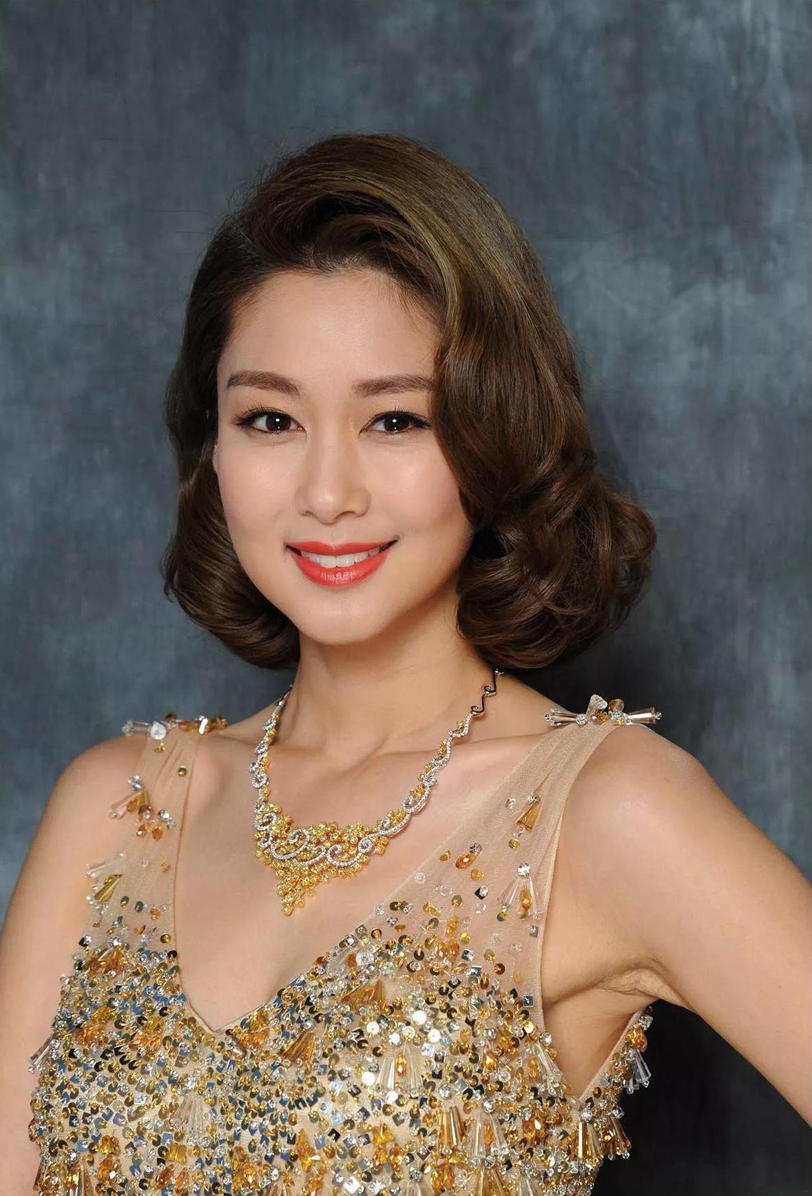  p>岑丽香,1984年11月17日生于加拿大温哥华,籍贯广东广州,中国香港女