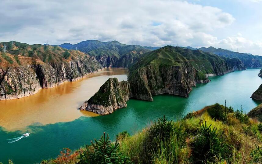 ">甘肃省 /a>十大热点景区,有着"南有长江三峡,北有黄河三峡"之称