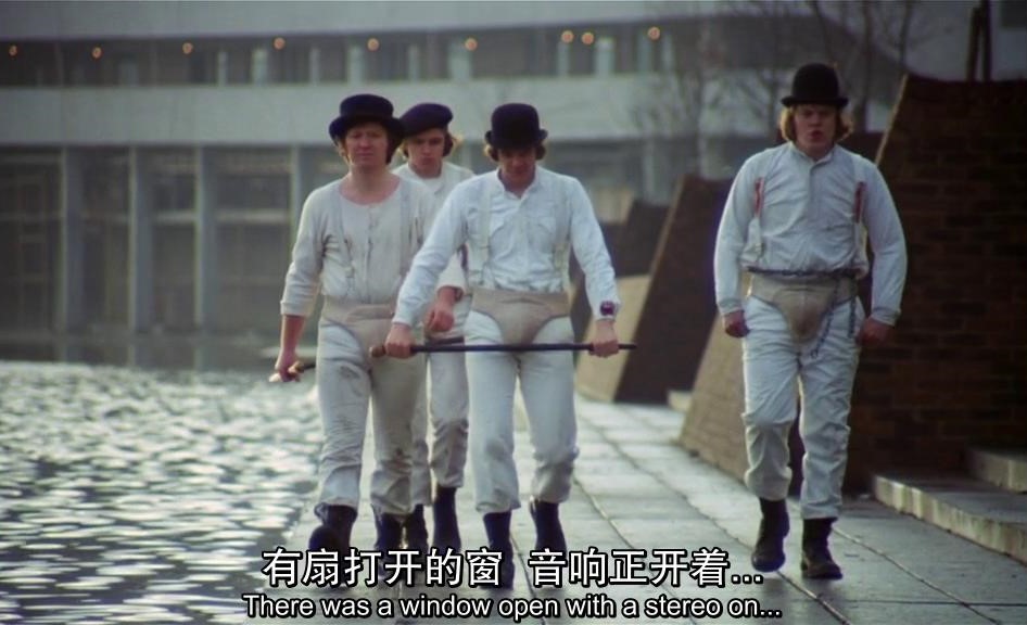 跨世纪名作《发条橙》，曾被英国禁映30年，仅仅是因为它尺度大？_百科TA说