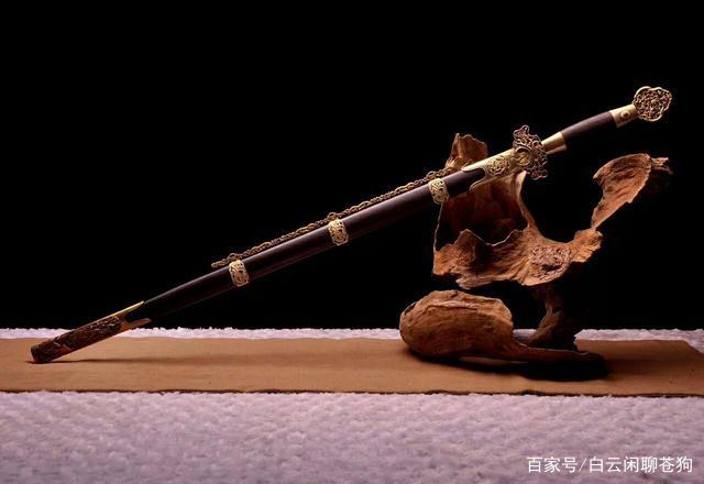 小说中古代刀剑动辄几十斤，那么古人使用的刀剑到底有多重呢？_百科TA说