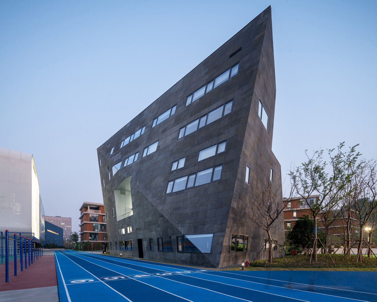 上海青浦平和双语学校