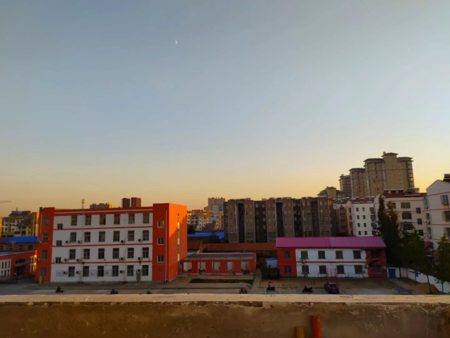 东海县初级中学