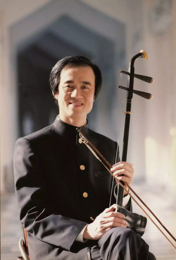  p data-id="gnx4vaw8gv">朱昌耀,出生于江苏南京,中国二胡演奏家.