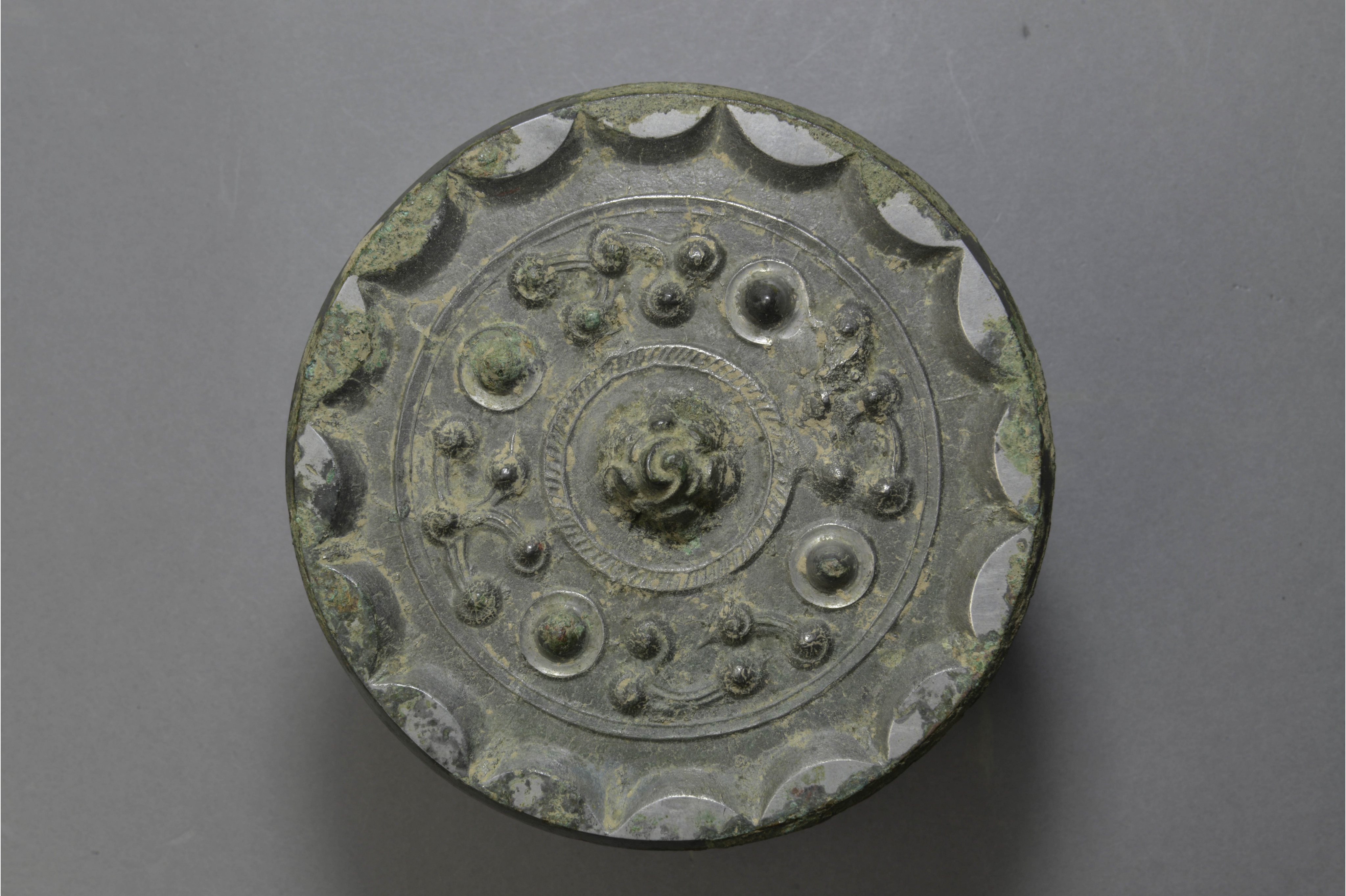 汉四乳星云纹铜镜