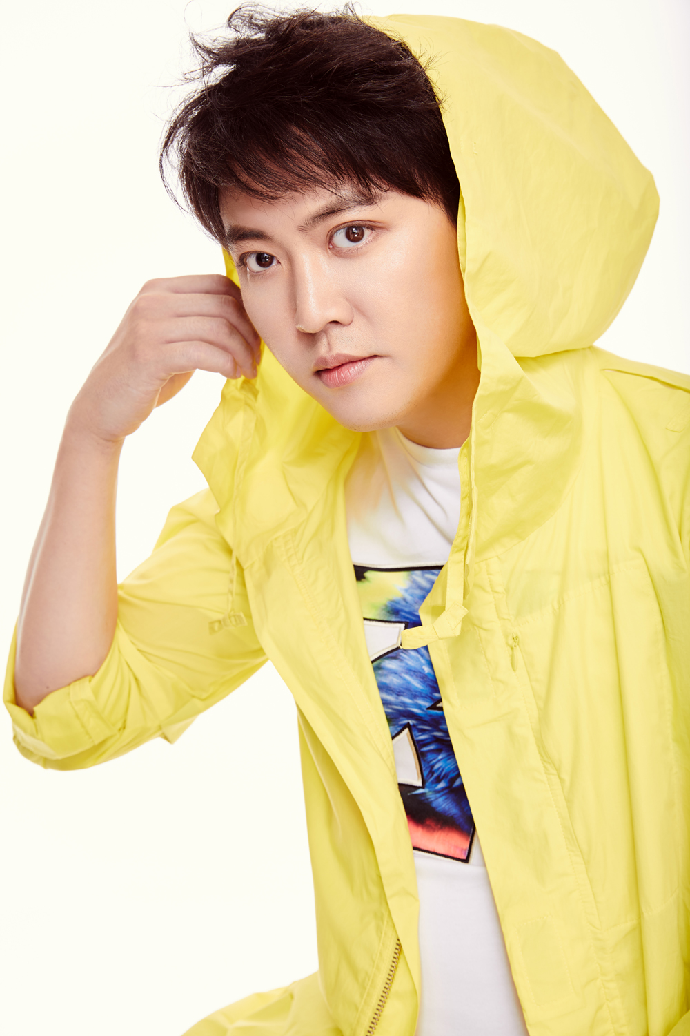  p>张一鸣,1986年6月6日出生于辽宁省鞍山市,中国内地男演员,导演