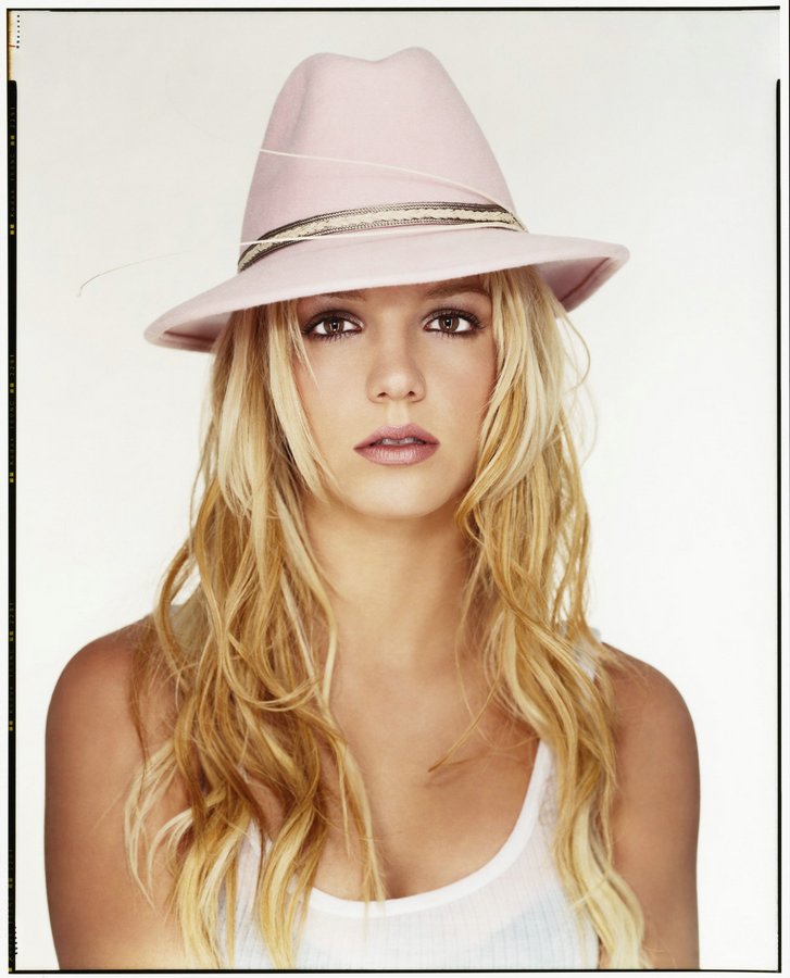  p>布兰妮·斯皮尔斯(britney spears),1981年12月2日出生于美国