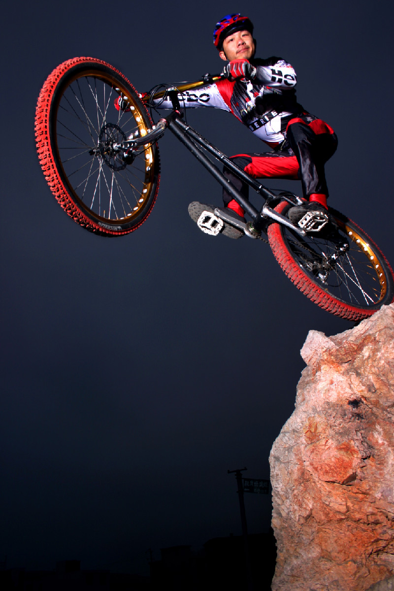 障碍自行车运动研究者,被业界亲切地誉为"中国攀爬车天王"