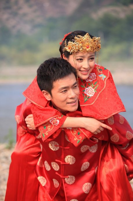">甘婷婷 /a>, a target="_blank" href="/item/李彩桦/341031" data