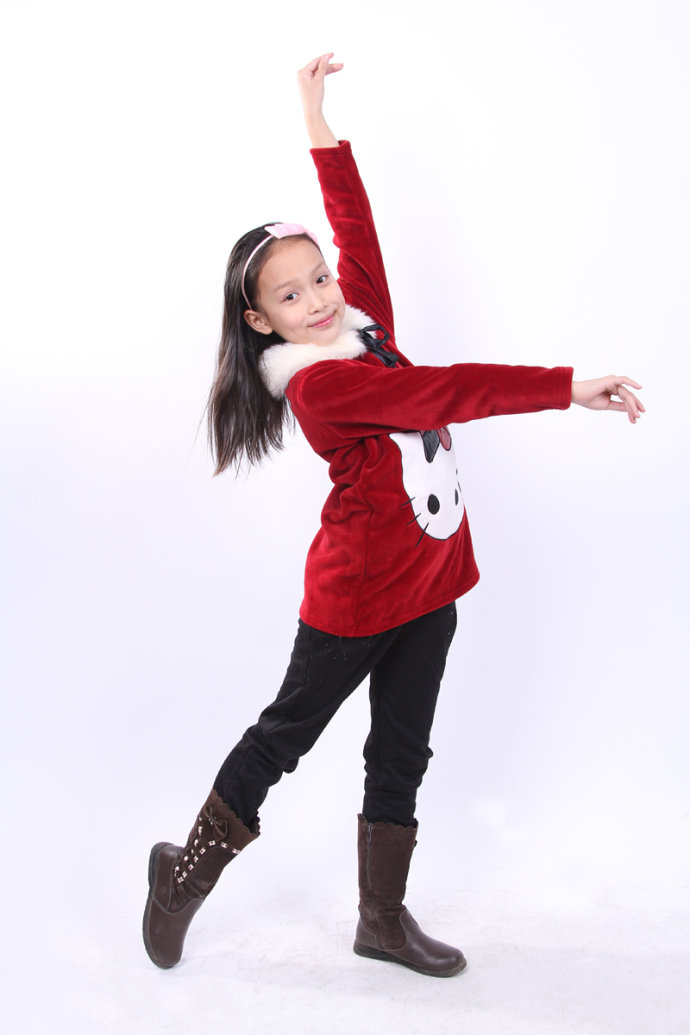 data-id="gnvfmf0mx3">高俊,2004年11月8日出生于北京,中国内地女歌手