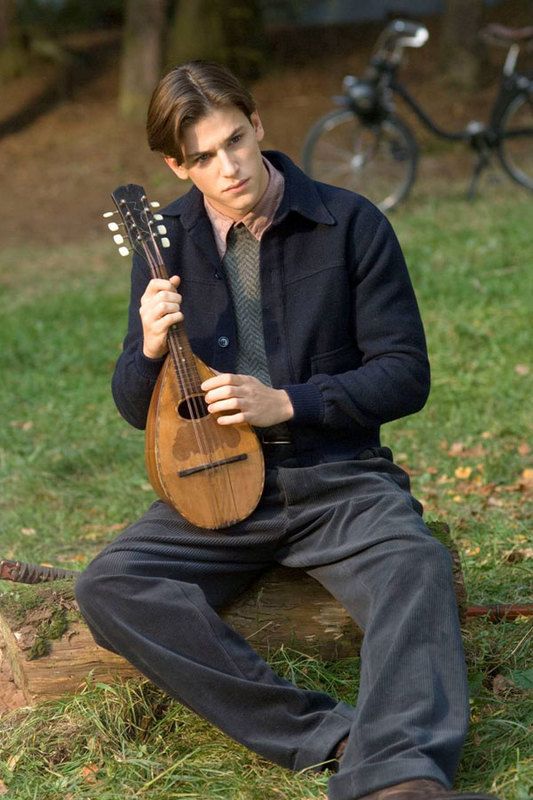  p>《少年汉尼拔》是由 a href="#" data-lemmaid="12723216">彼得