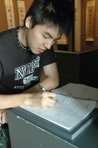  p data-id="gnwxpm0a9w">宫傲是20世纪90年代中国著名的电视童星