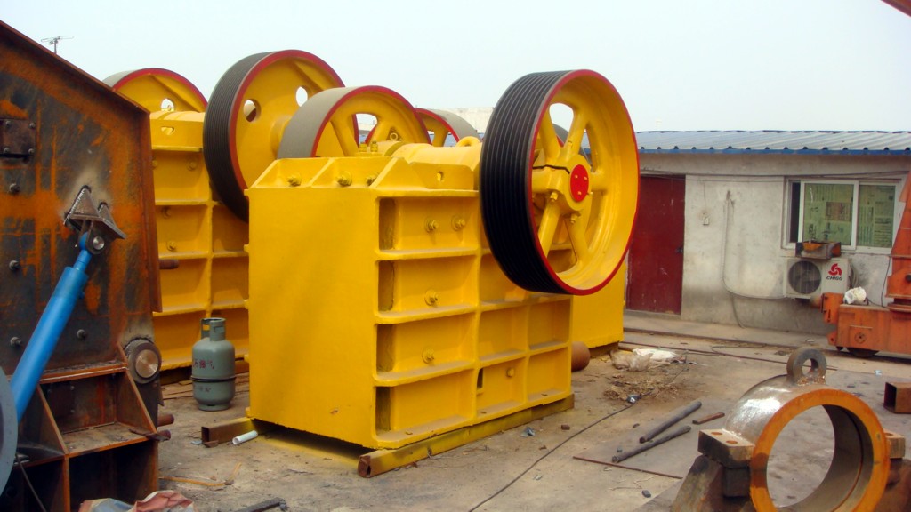  p>石头破碎机是矿山机械中必备的 a href="#" data-lemmaid="3794003