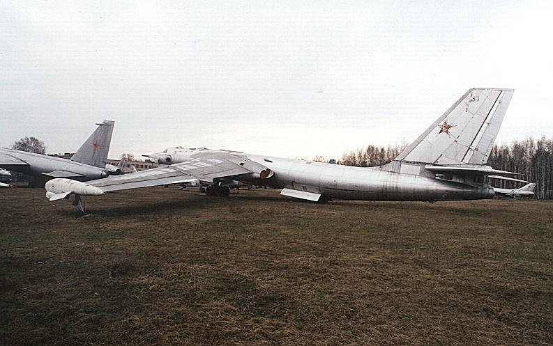  p data-id="go00571zm5">米亚-4轰炸机(俄文:miya-4,俄文代号:Мол