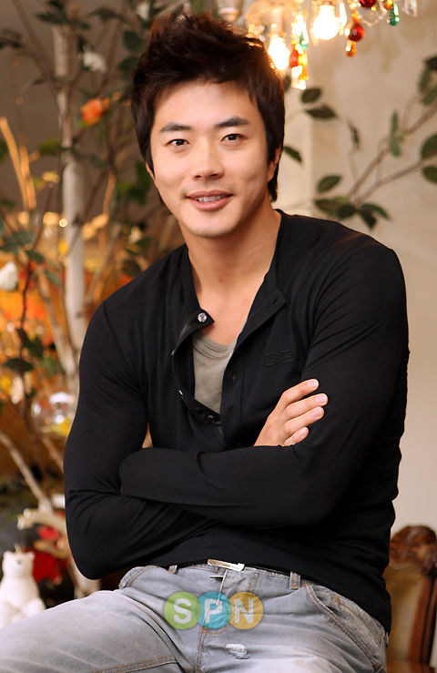  p>权相佑(kwone sang woo),1976年8月5日出生于韩国大田广域市.