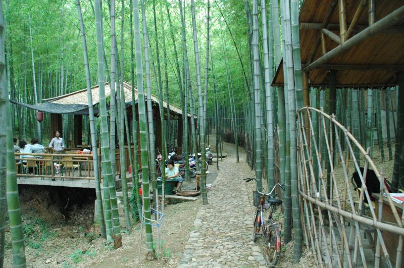 data-lemmaid="5424908">宝岩生态观光园 /a>位于虞山南麓宝岩湾的