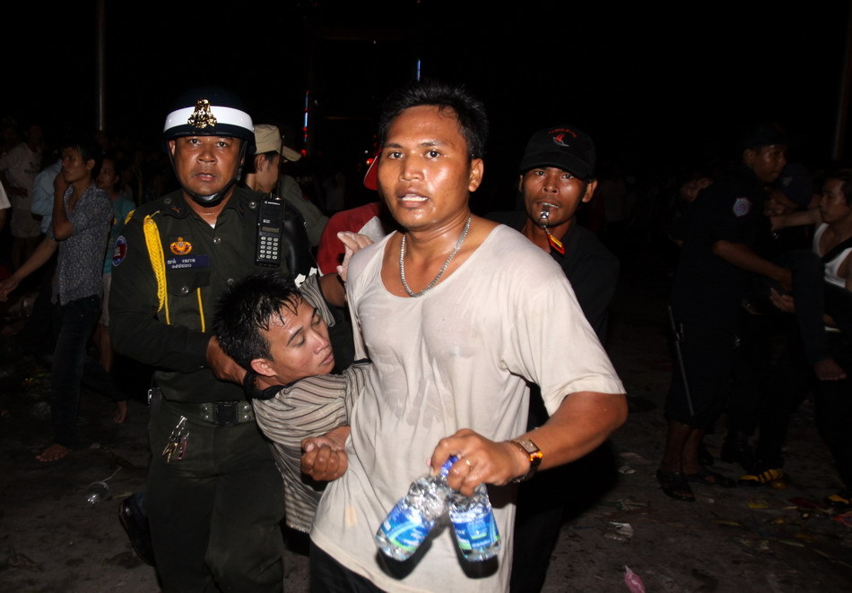 11·22柬埔寨踩踏事故