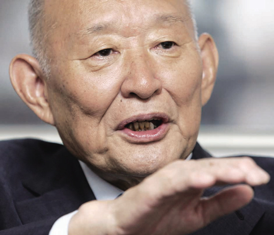  p>藤井裕久(hirohisa fujii,1932年6月24日- ),出生于日本东京,毕业