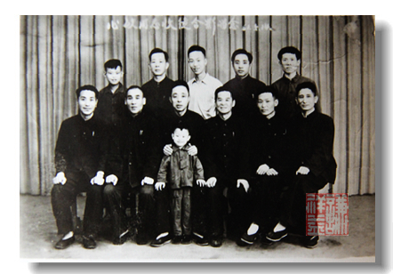 师从相声名家 a target="_blank" href="/item/李洁尘/6271241" data