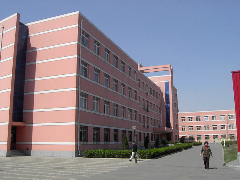 华泽高级中学,位于 a href="#" data-lemmaid="8403215">天津市南开区