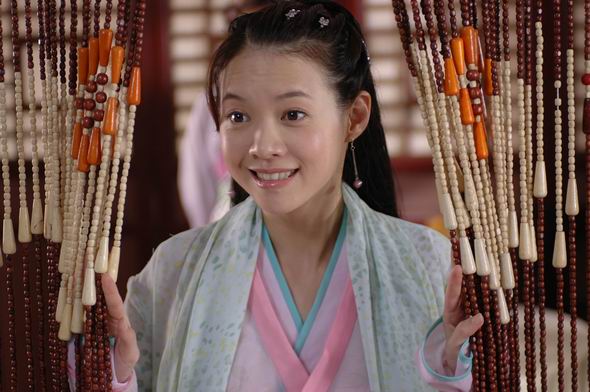  p>曾宝仪,1973年2月21日生于中国香港,节目主持人,歌手,演员.